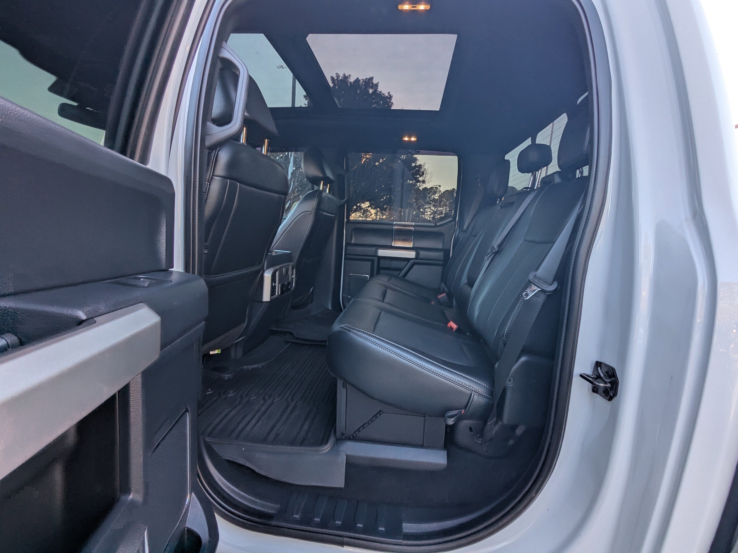 2022 Ford Super Duty F-250 SRW LARIAT