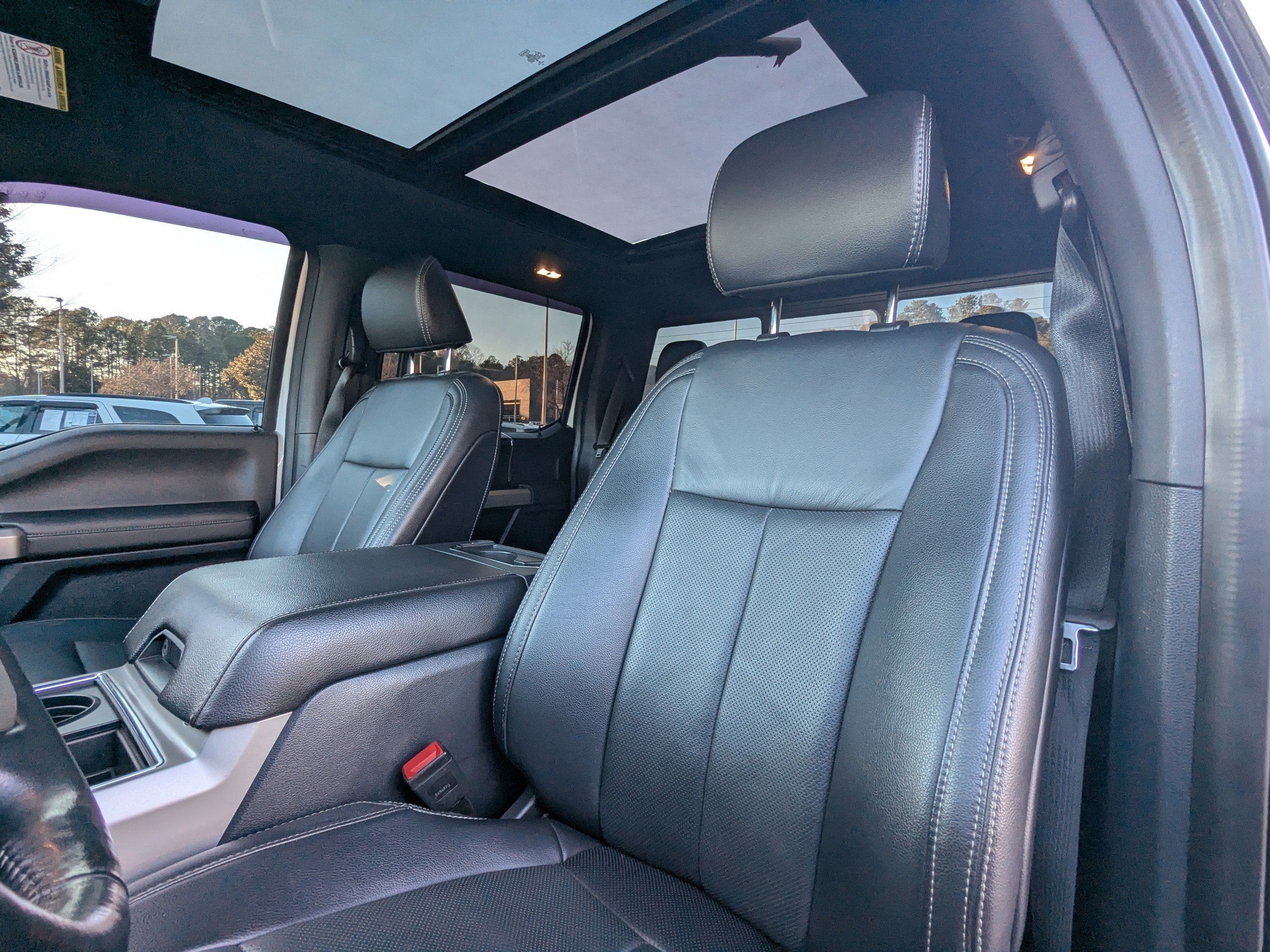 2022 Ford Super Duty F-250 SRW LARIAT