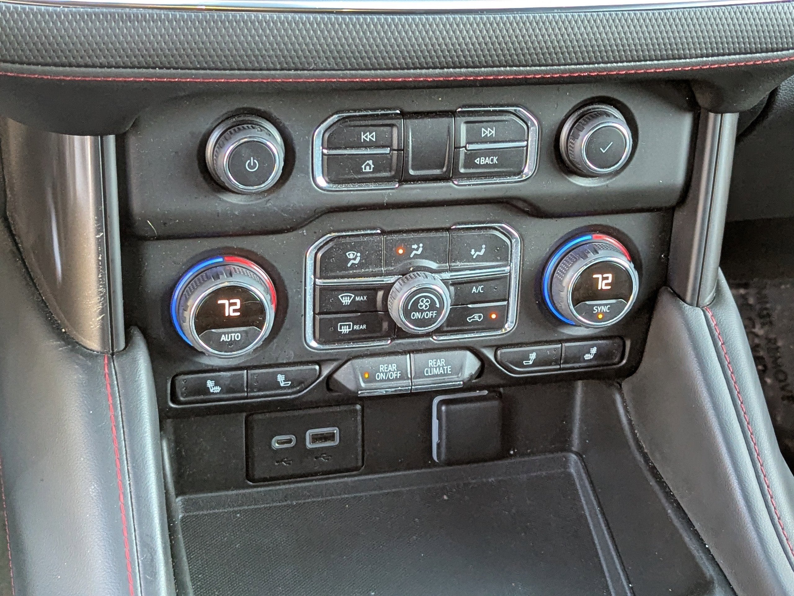 2022 Chevrolet Suburban RST