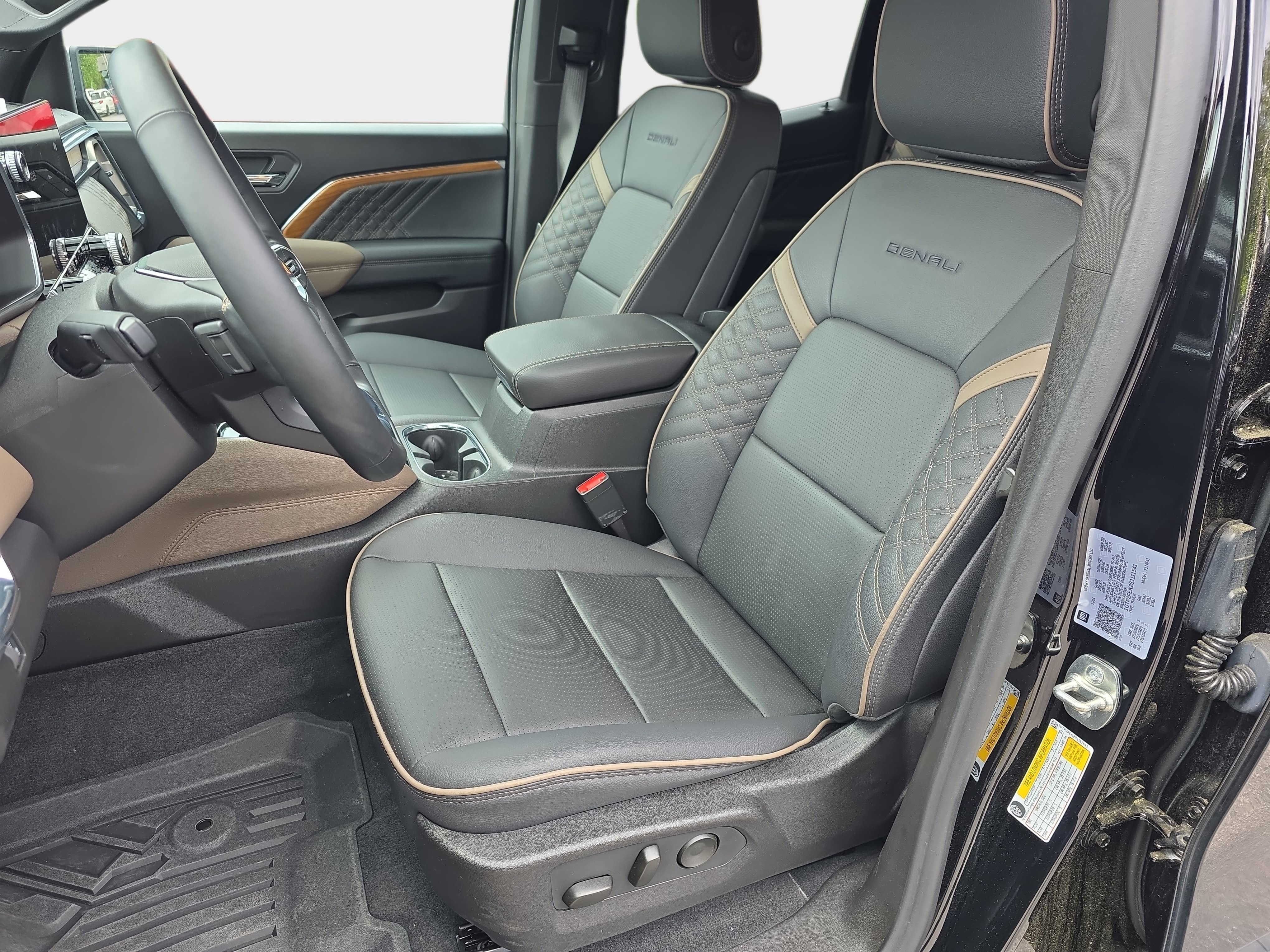 2025 GMC Canyon 4WD Denali