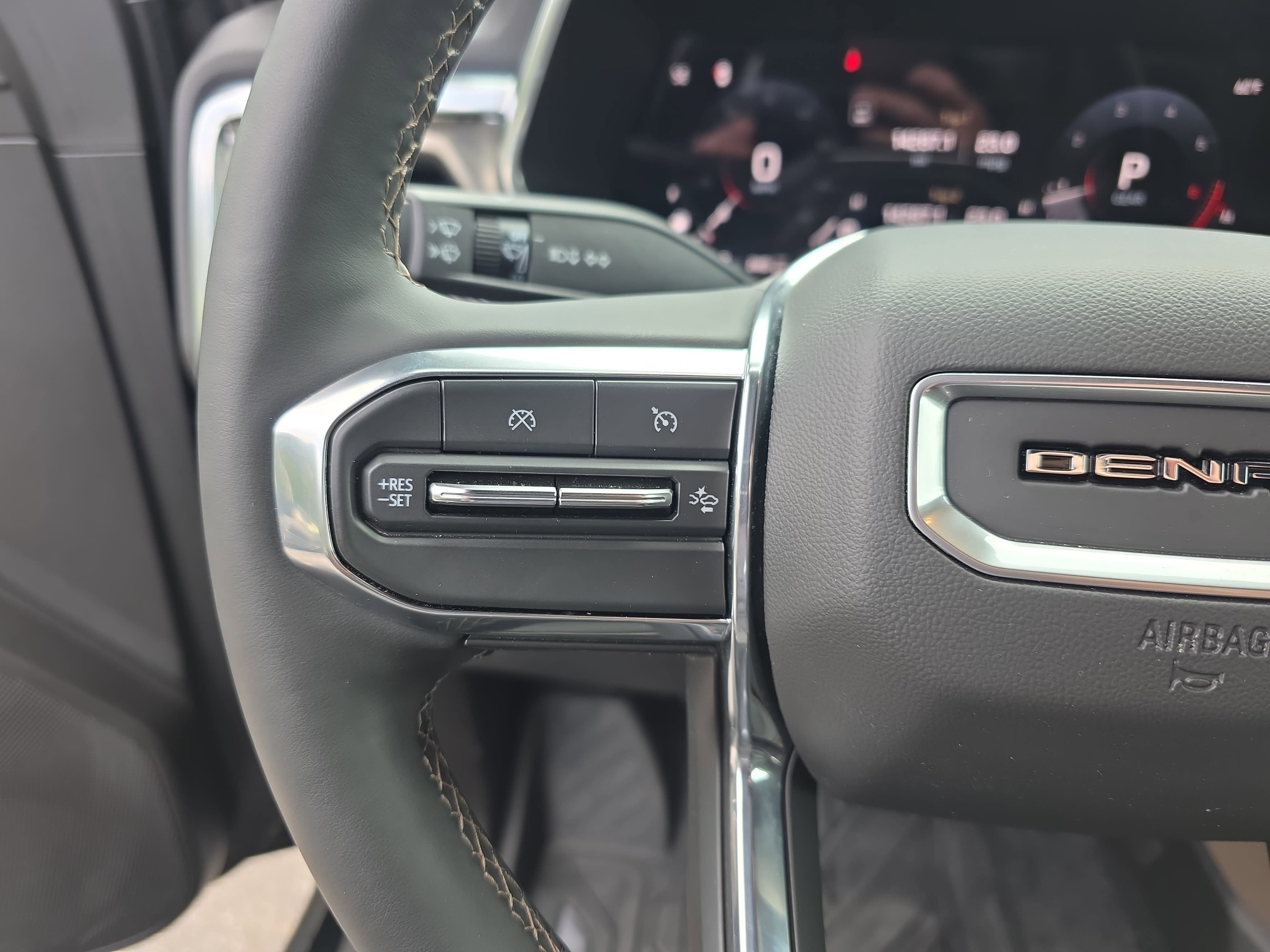 2025 GMC Canyon 4WD Denali