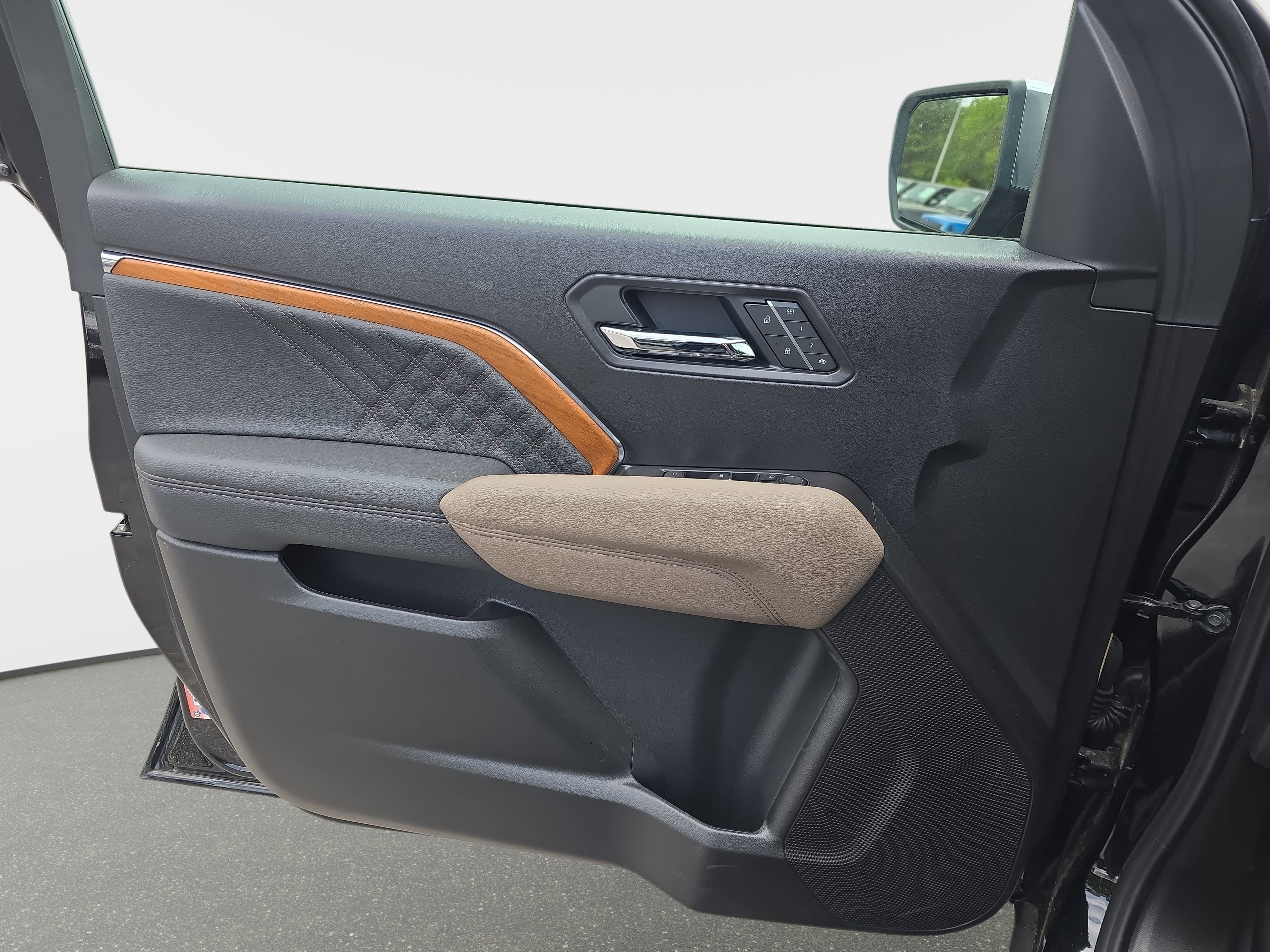 2025 GMC Canyon 4WD Denali