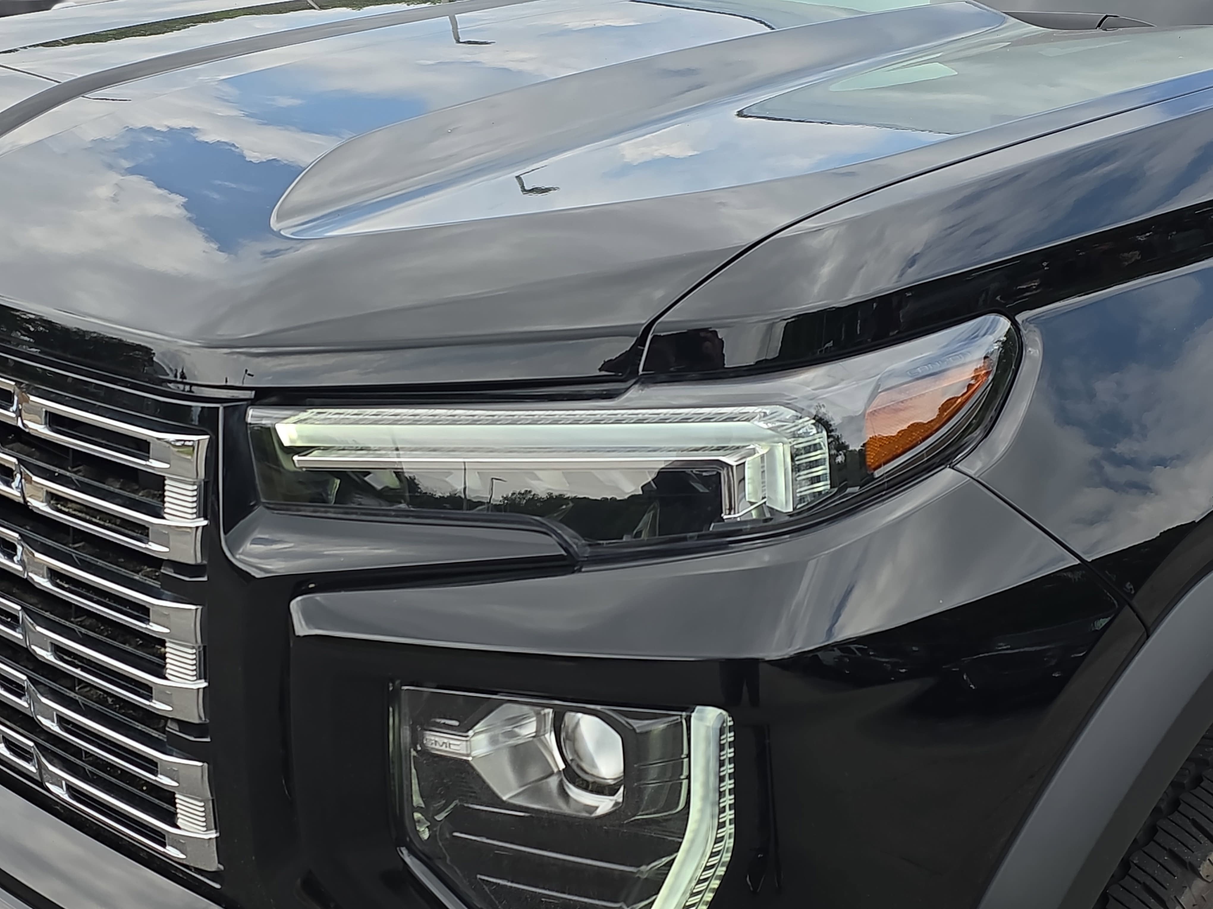 2025 GMC Canyon 4WD Denali