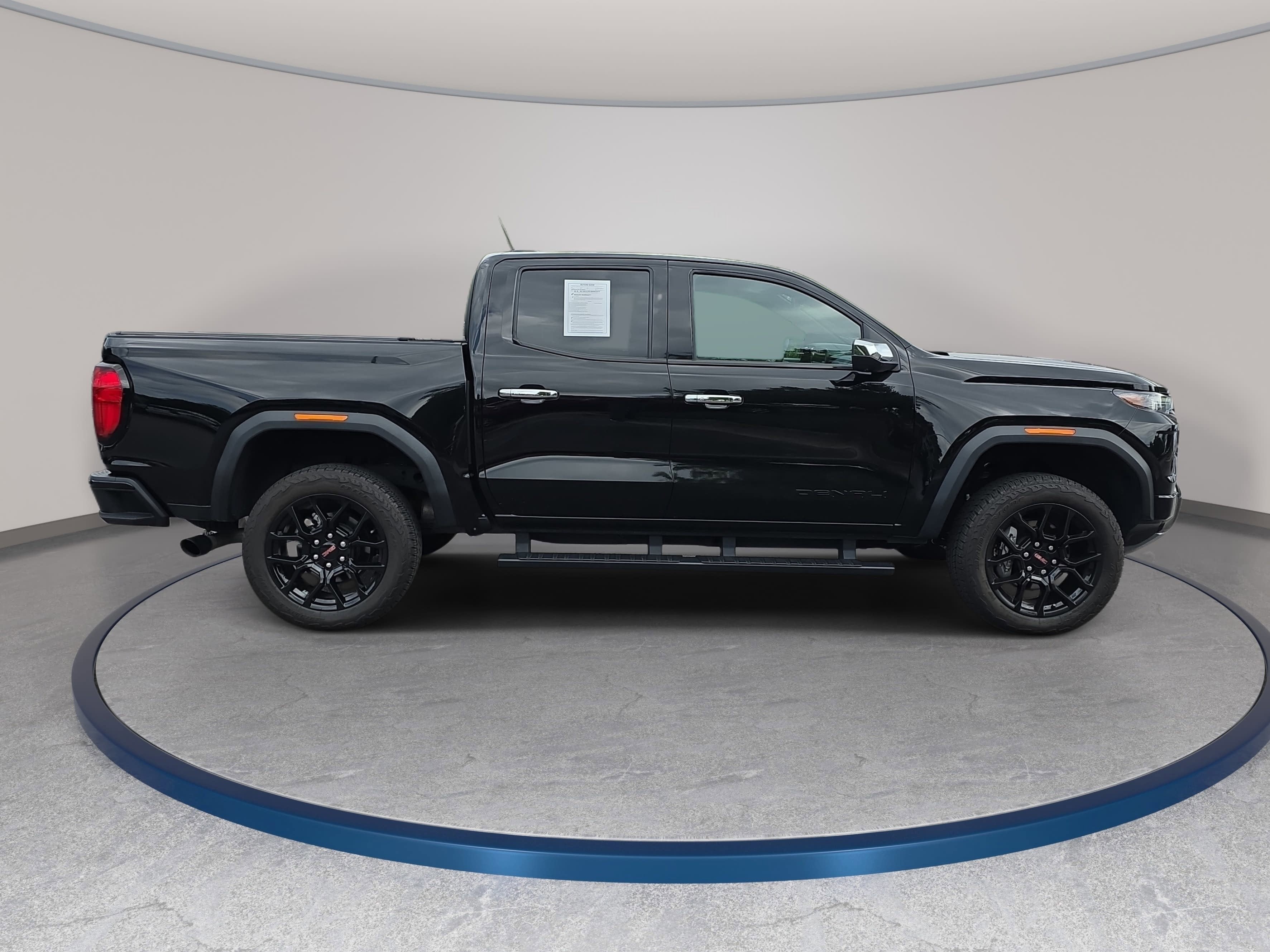 2025 GMC Canyon 4WD Denali