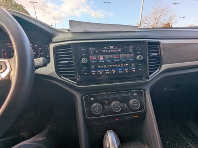 2022 Volkswagen Atlas 3.6L V6 SE w/Technology