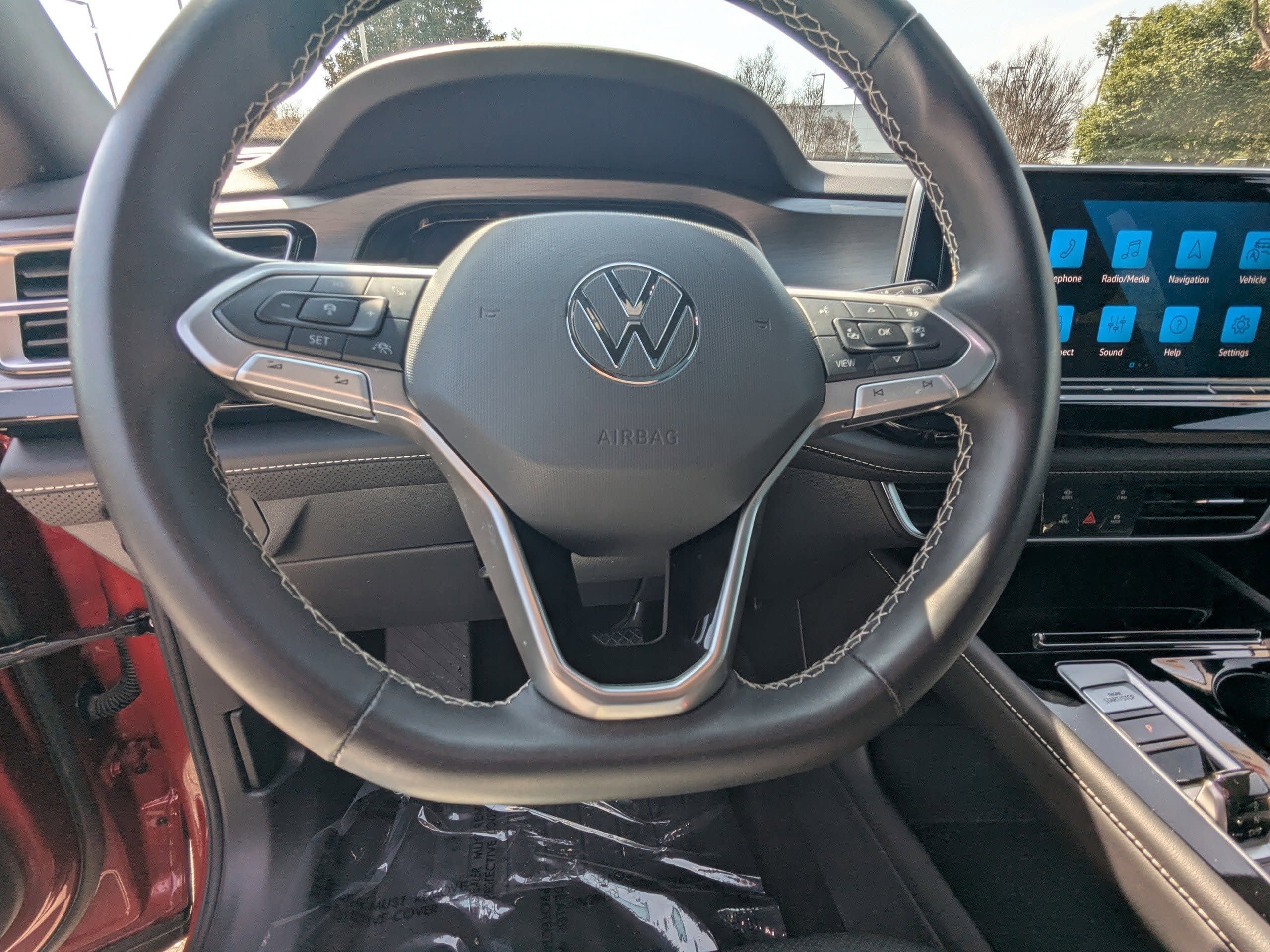 2024 Volkswagen Atlas Cross Sport 2.0T SE w/Technology