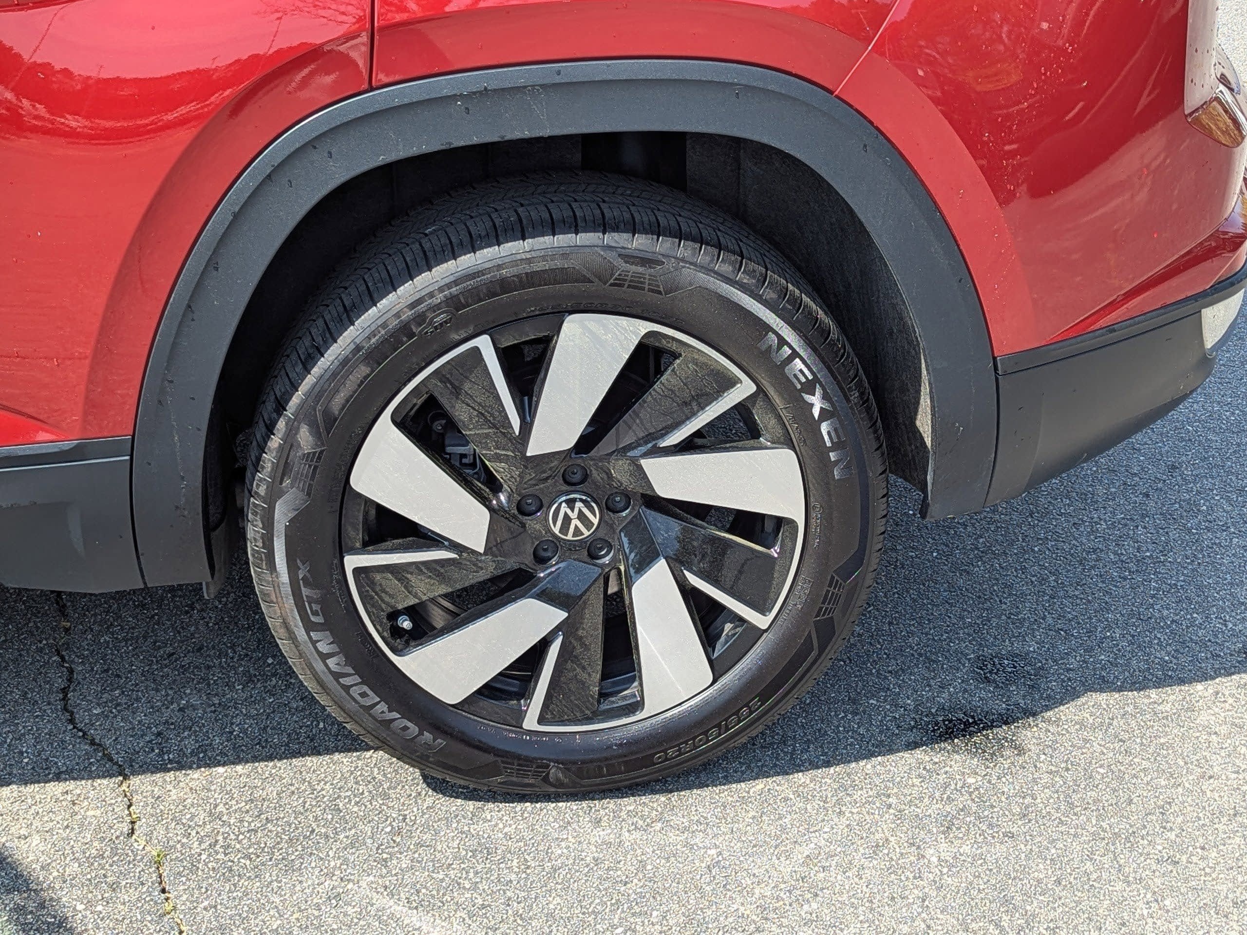 2024 Volkswagen Atlas Cross Sport 2.0T SE w/Technology