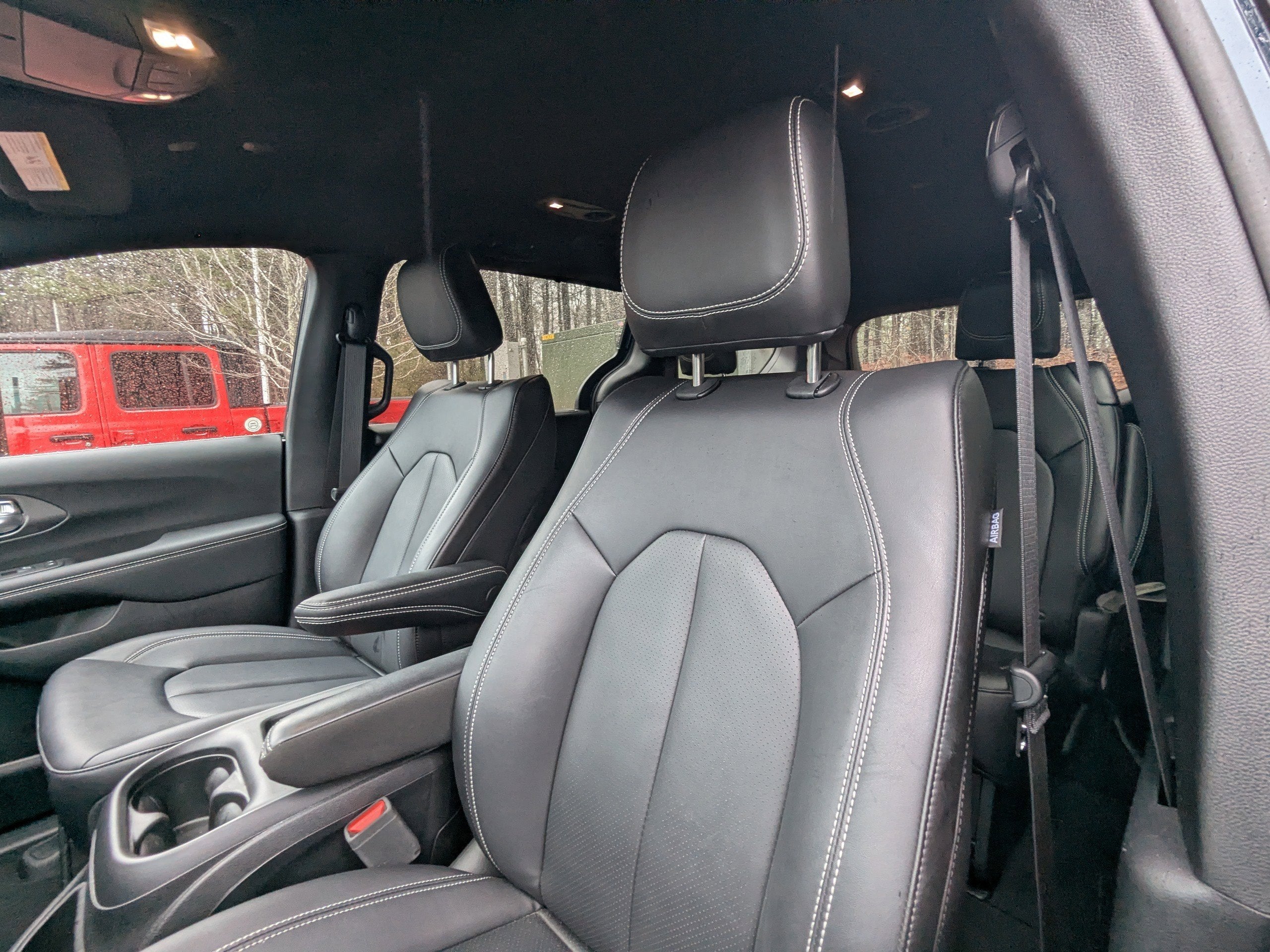 2025 Chrysler Pacifica Select