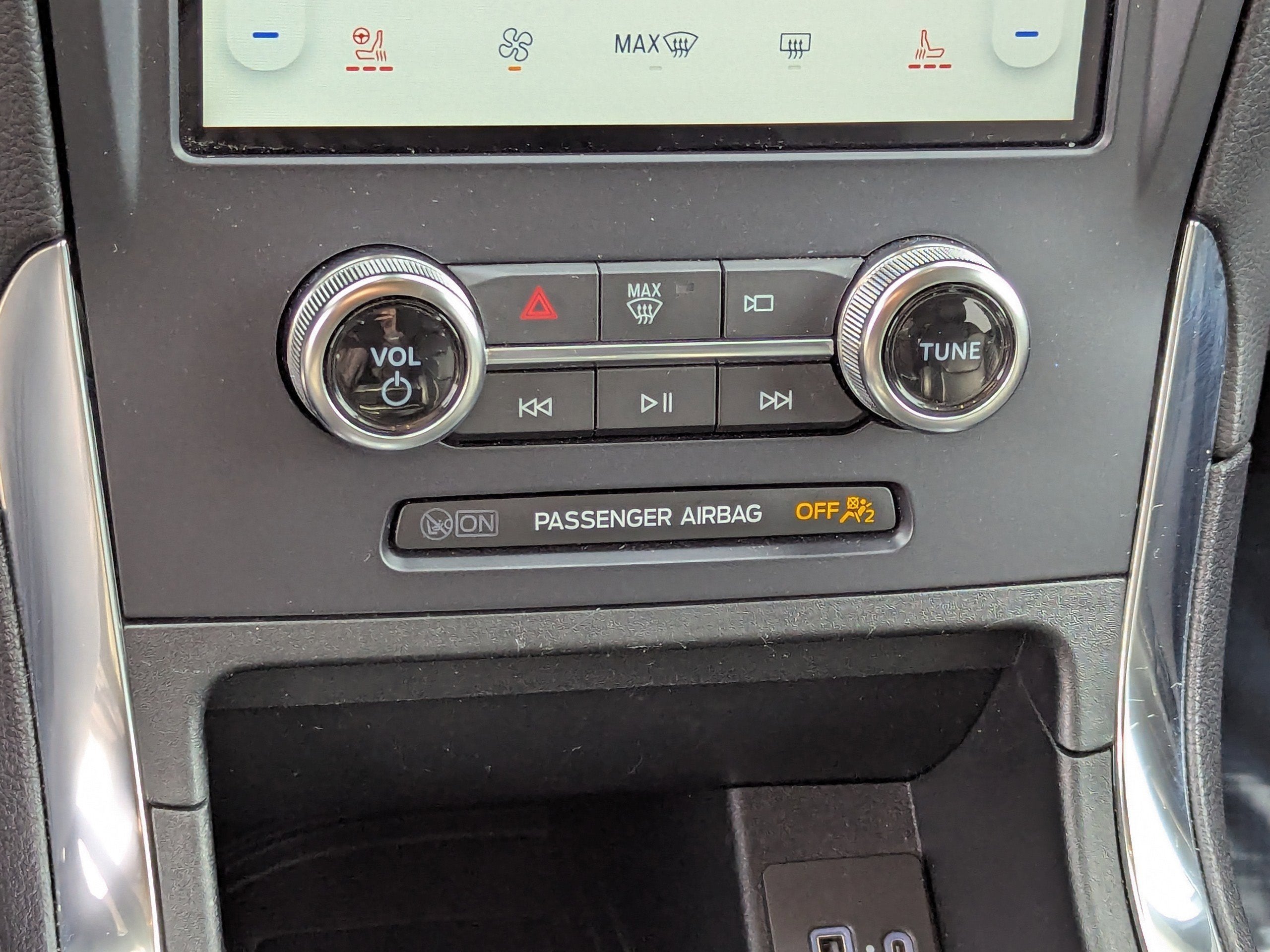 2023 Ford Edge Titanium