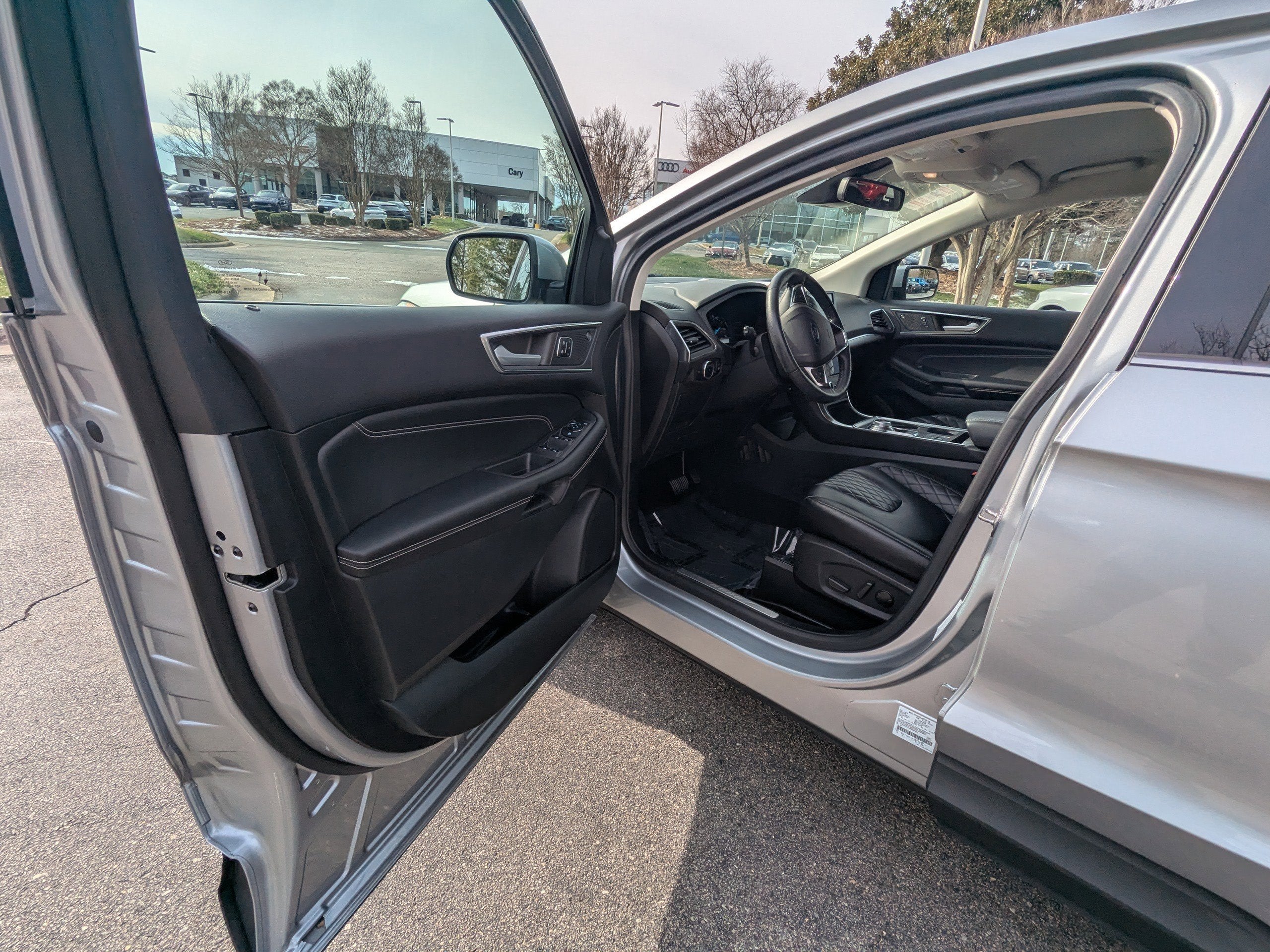 2023 Ford Edge Titanium