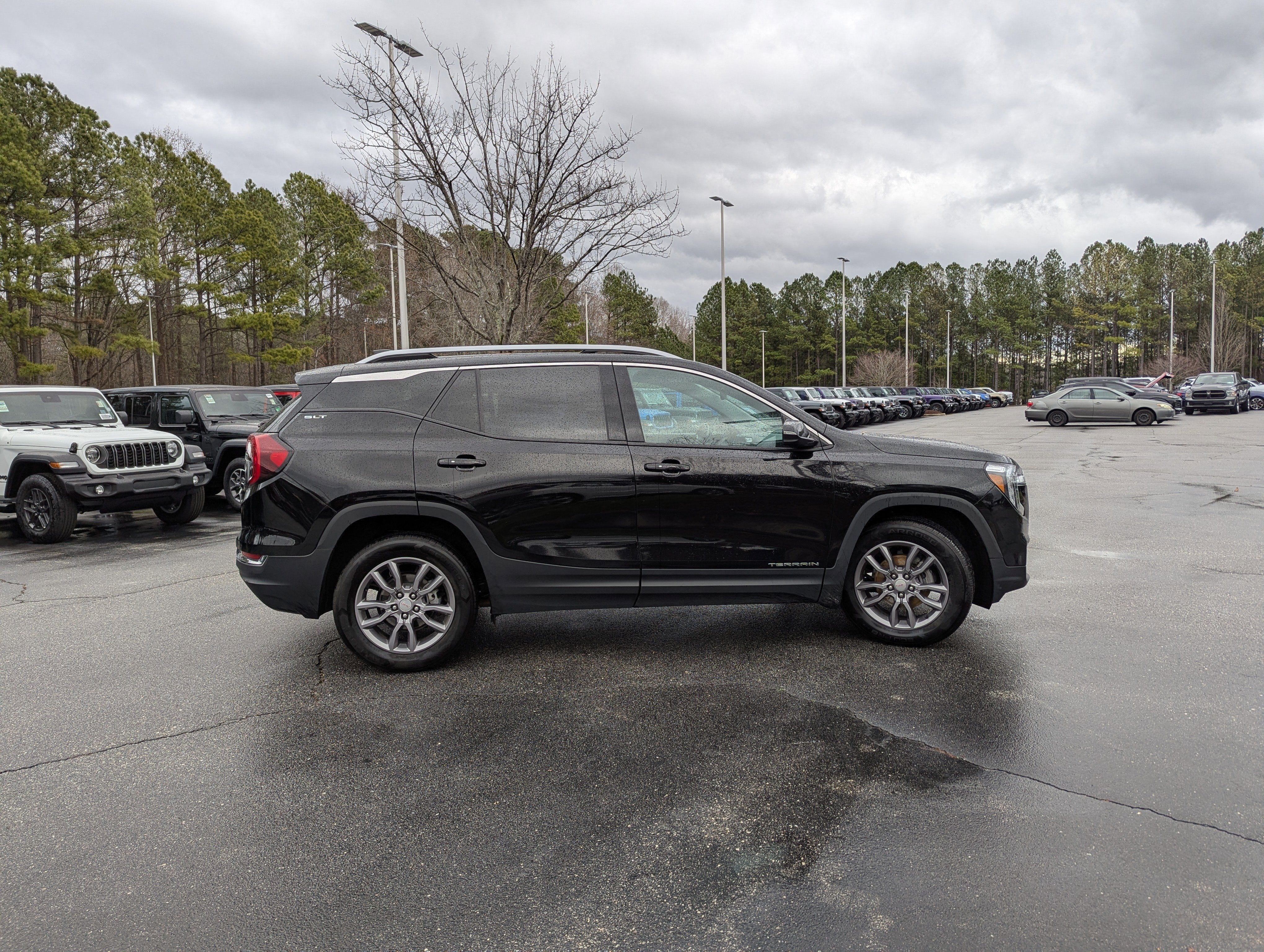 2023 GMC Terrain SLT