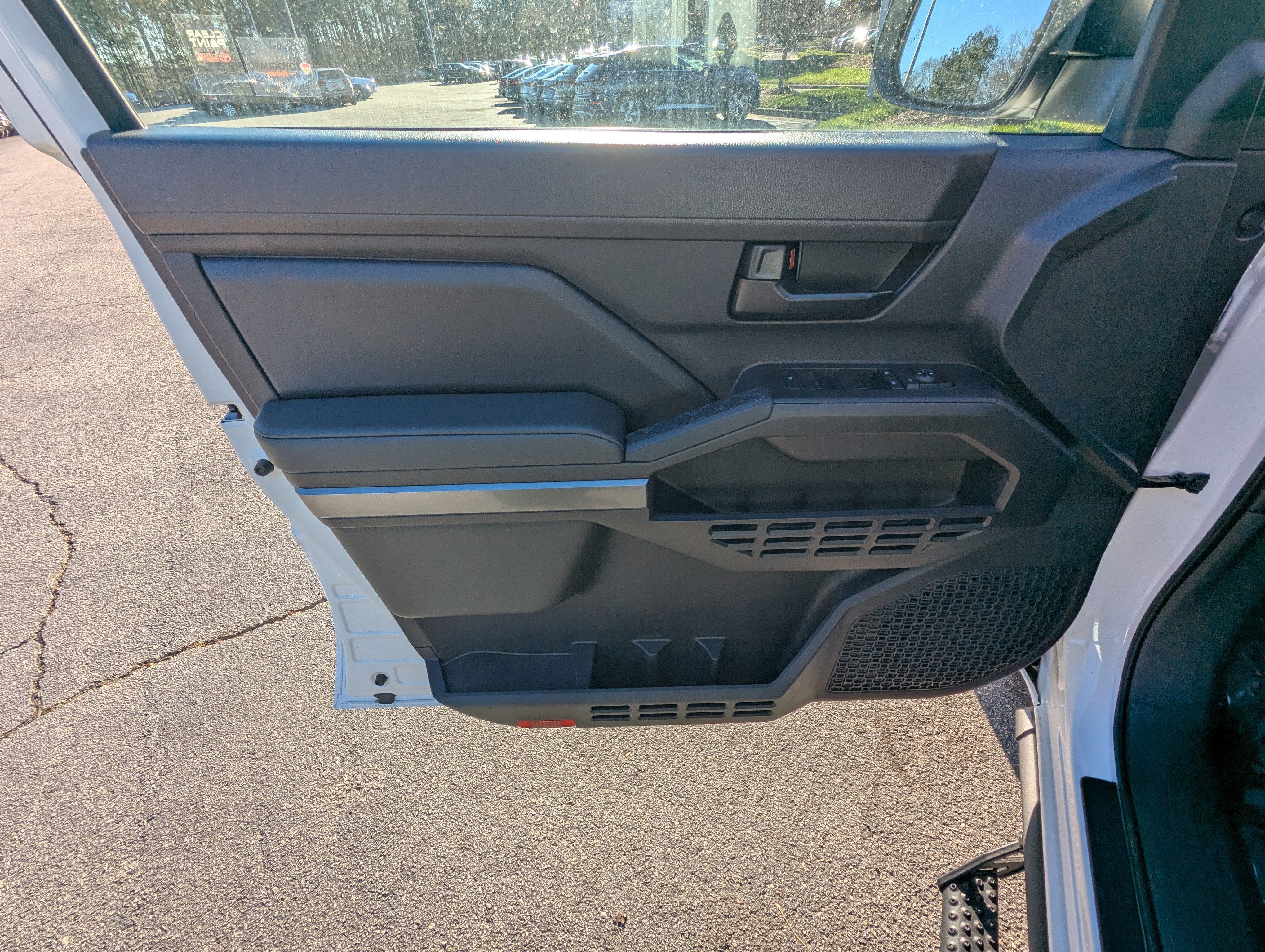 2025 Toyota Tacoma 4WD SR5