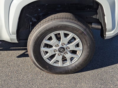 2025 Toyota Tacoma 4WD SR5