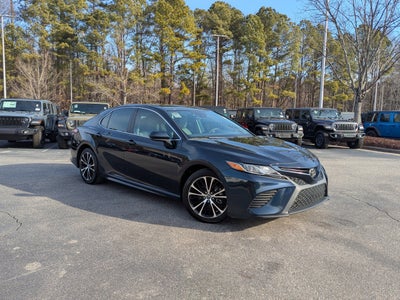 2020 Toyota Camry SE