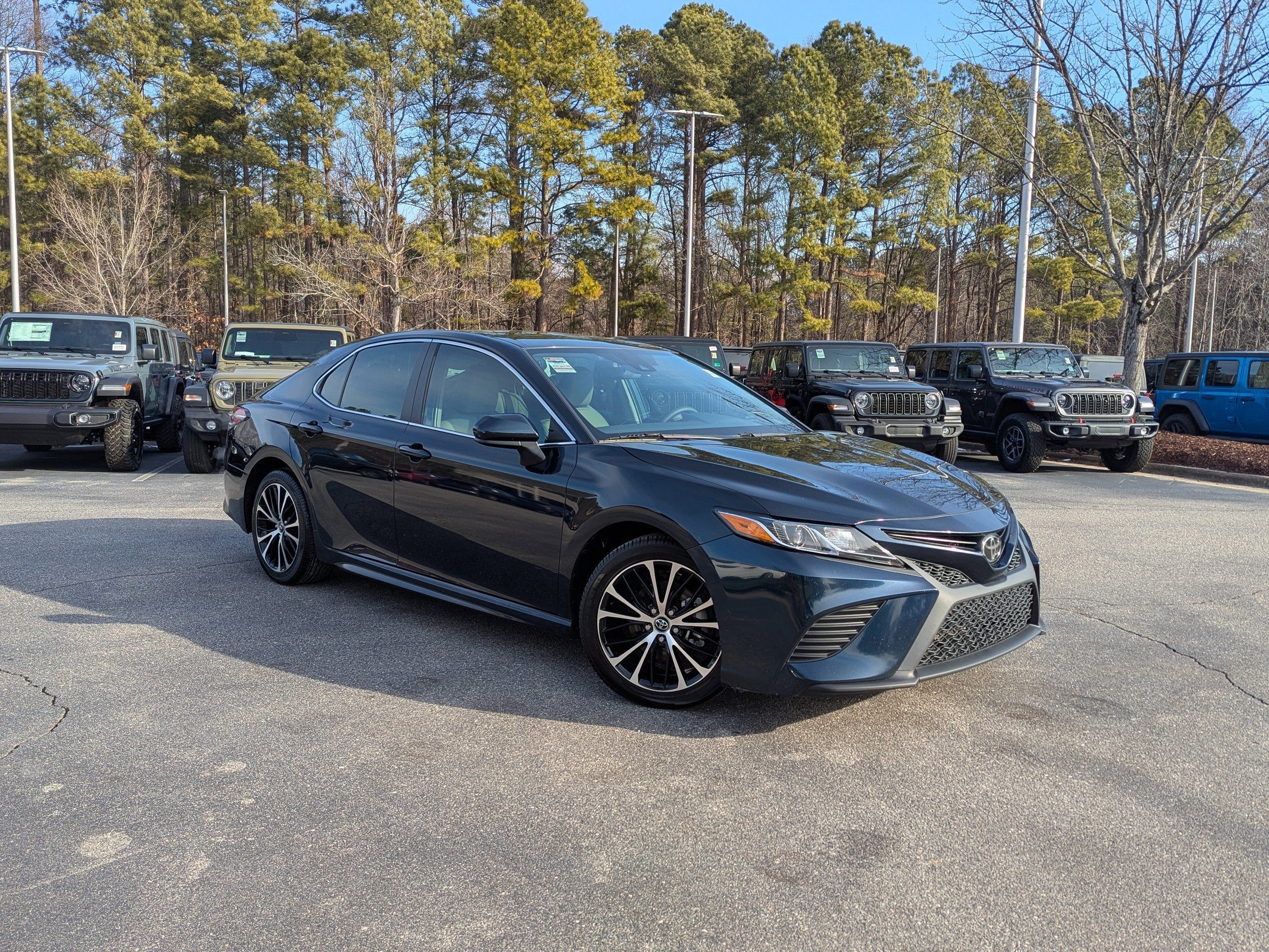 2020 Toyota Camry SE