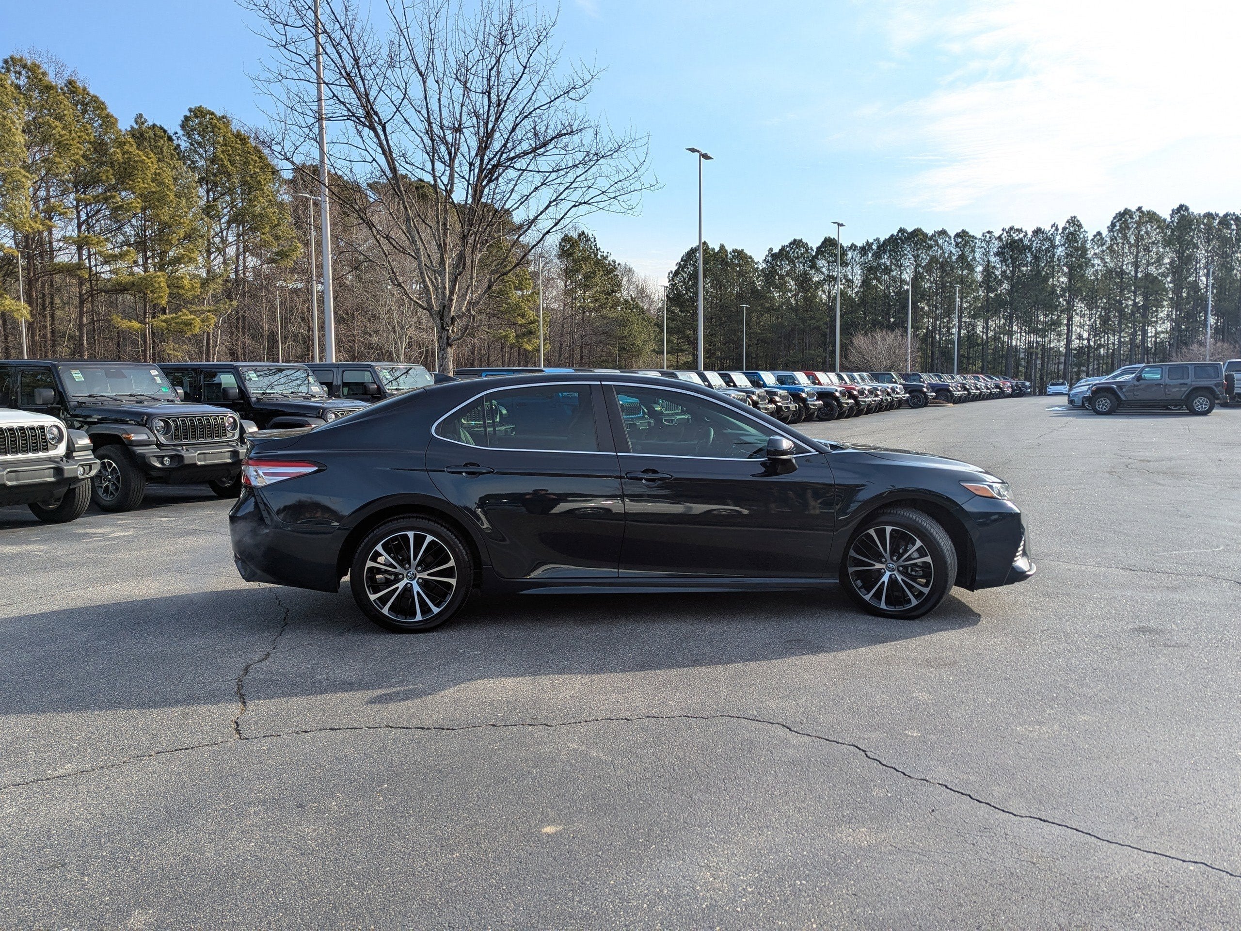 2020 Toyota Camry SE