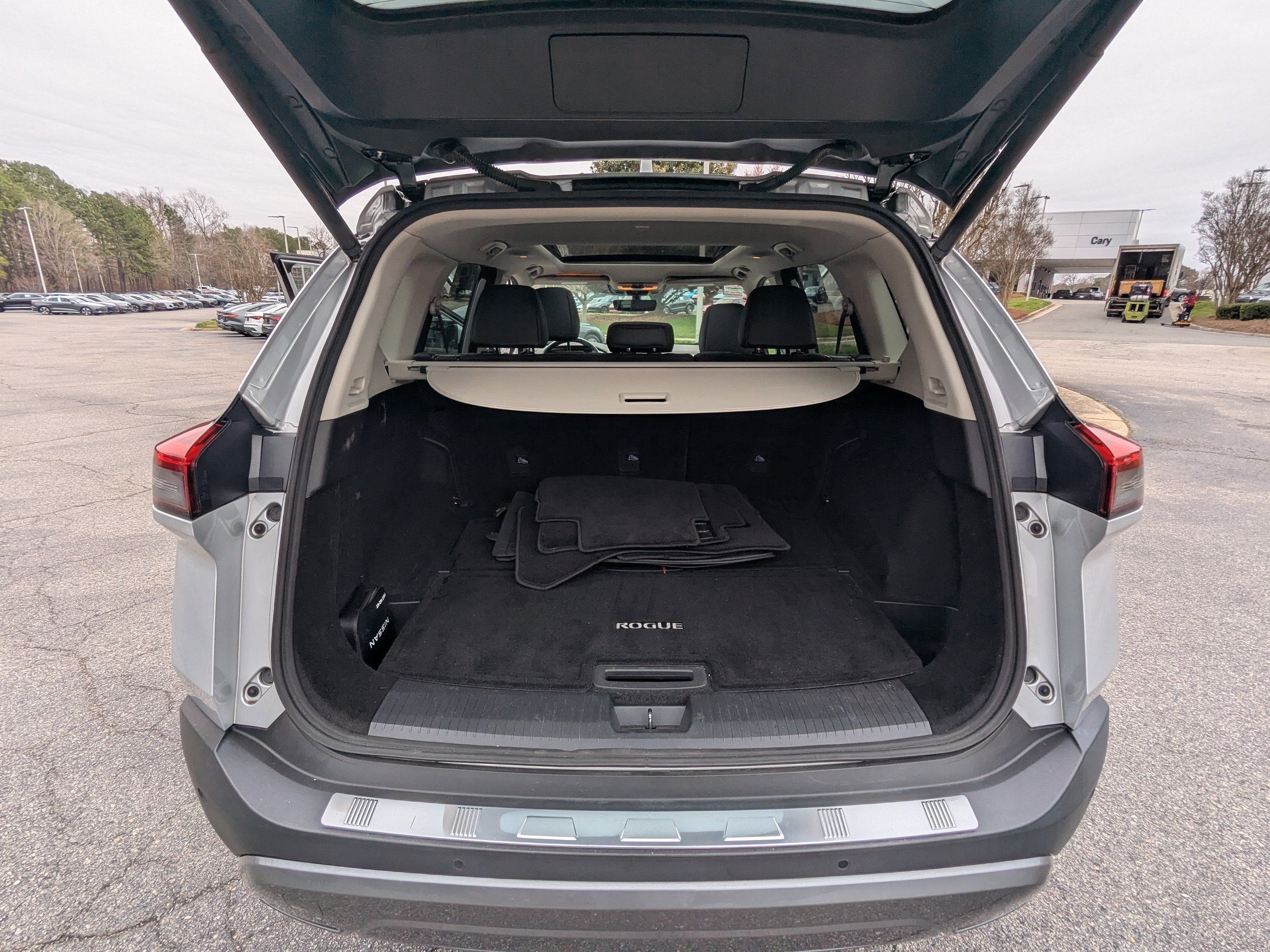 2022 Nissan Rogue SL