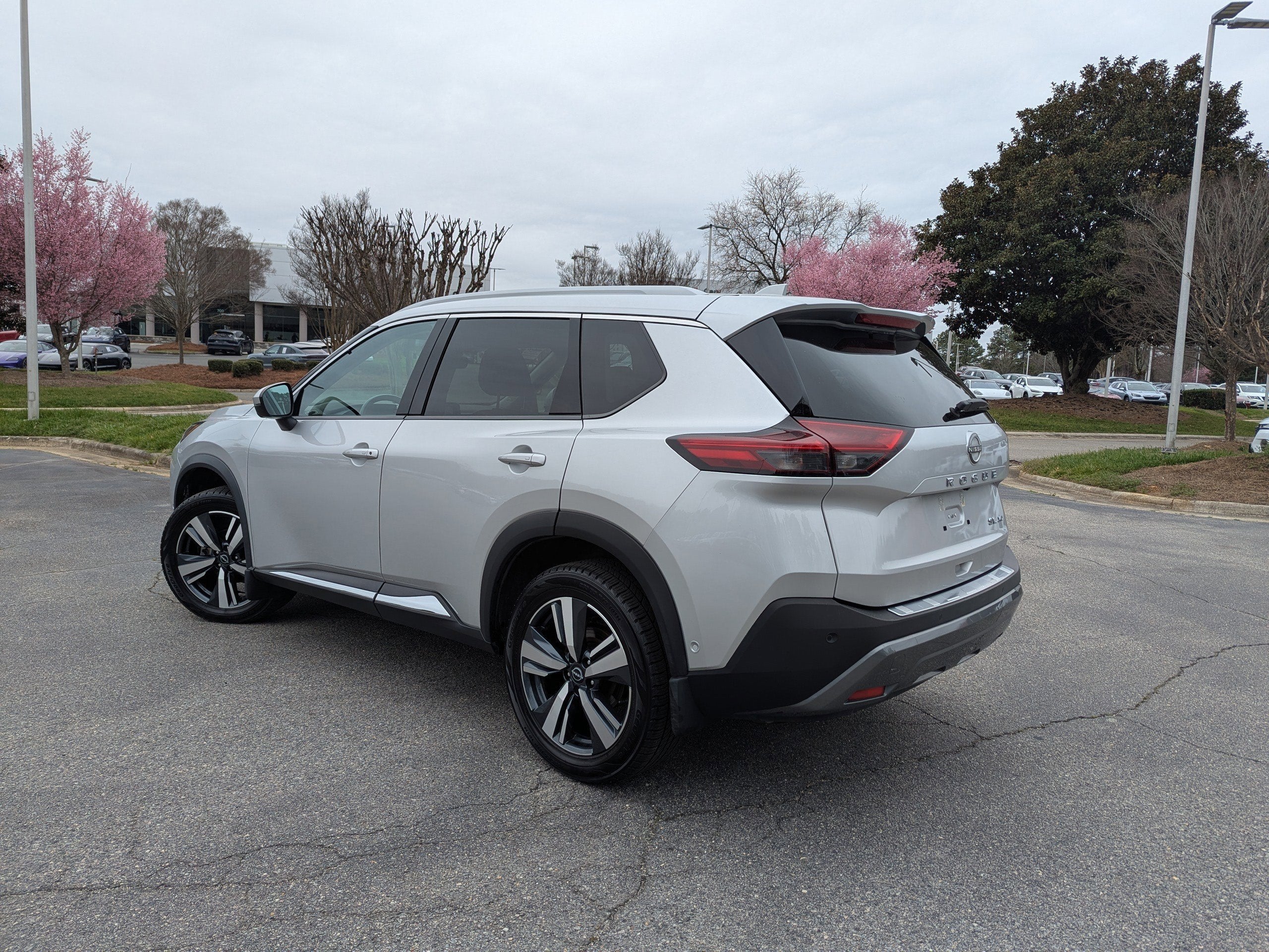 2022 Nissan Rogue SL