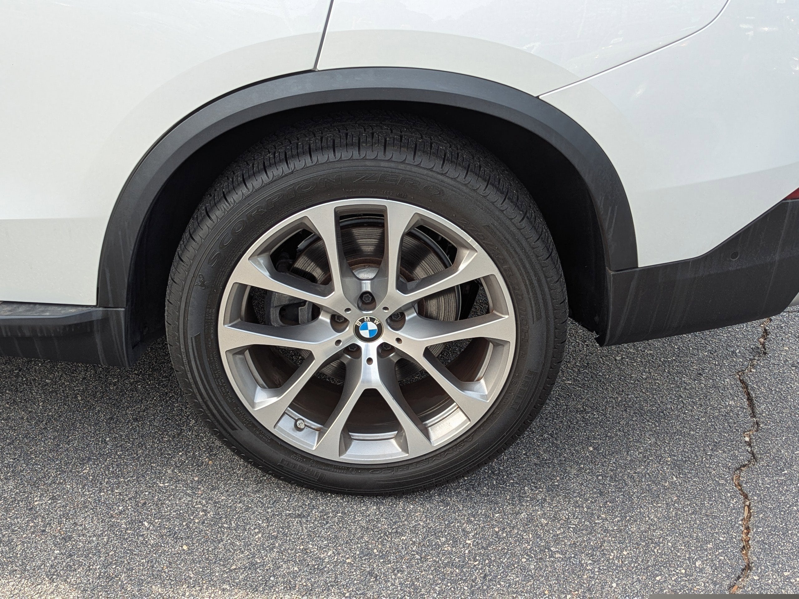 2023 BMW X5 sDrive40i