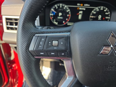 2023 Mitsubishi Outlander SE