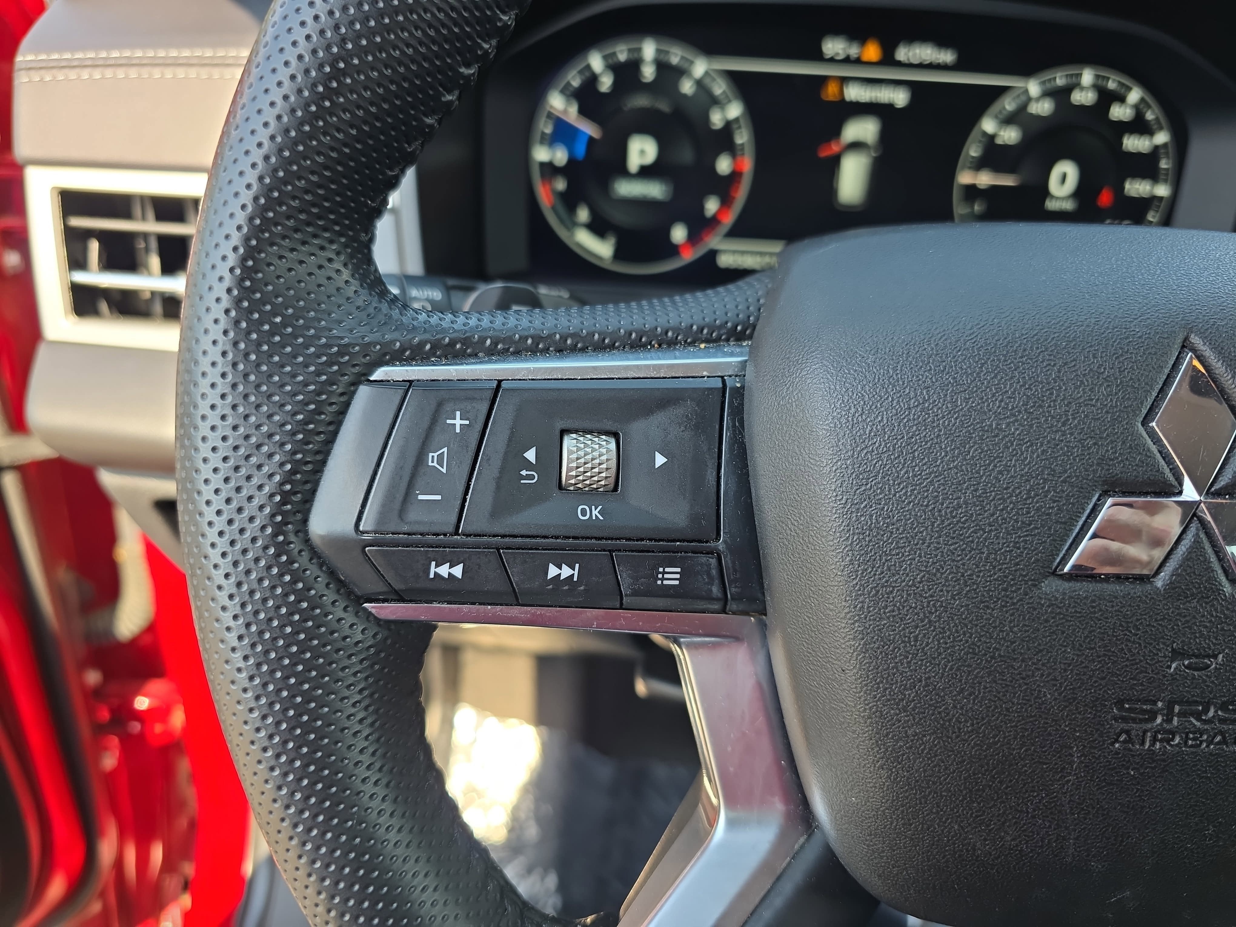 2023 Mitsubishi Outlander SE