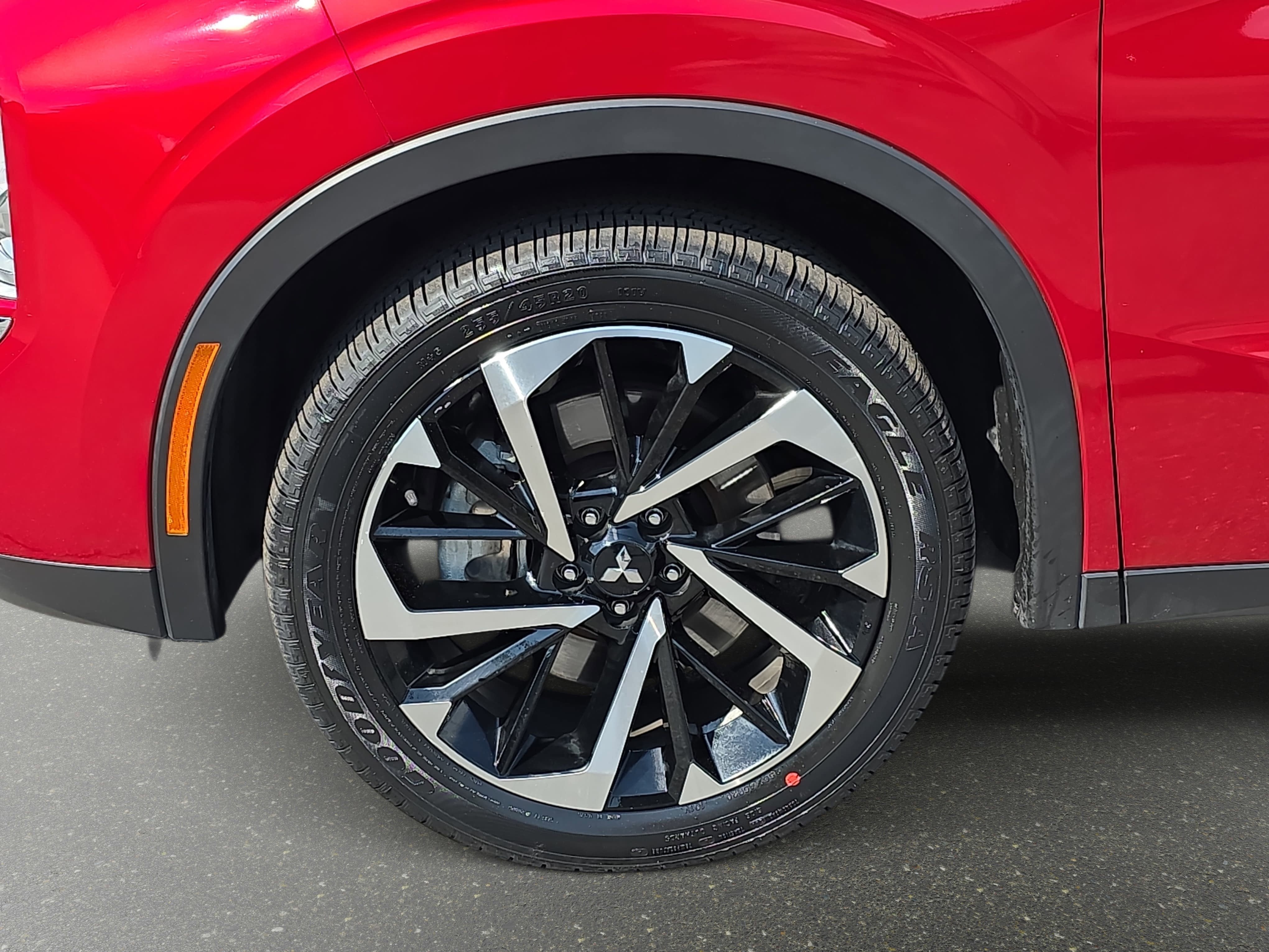 2023 Mitsubishi Outlander SE