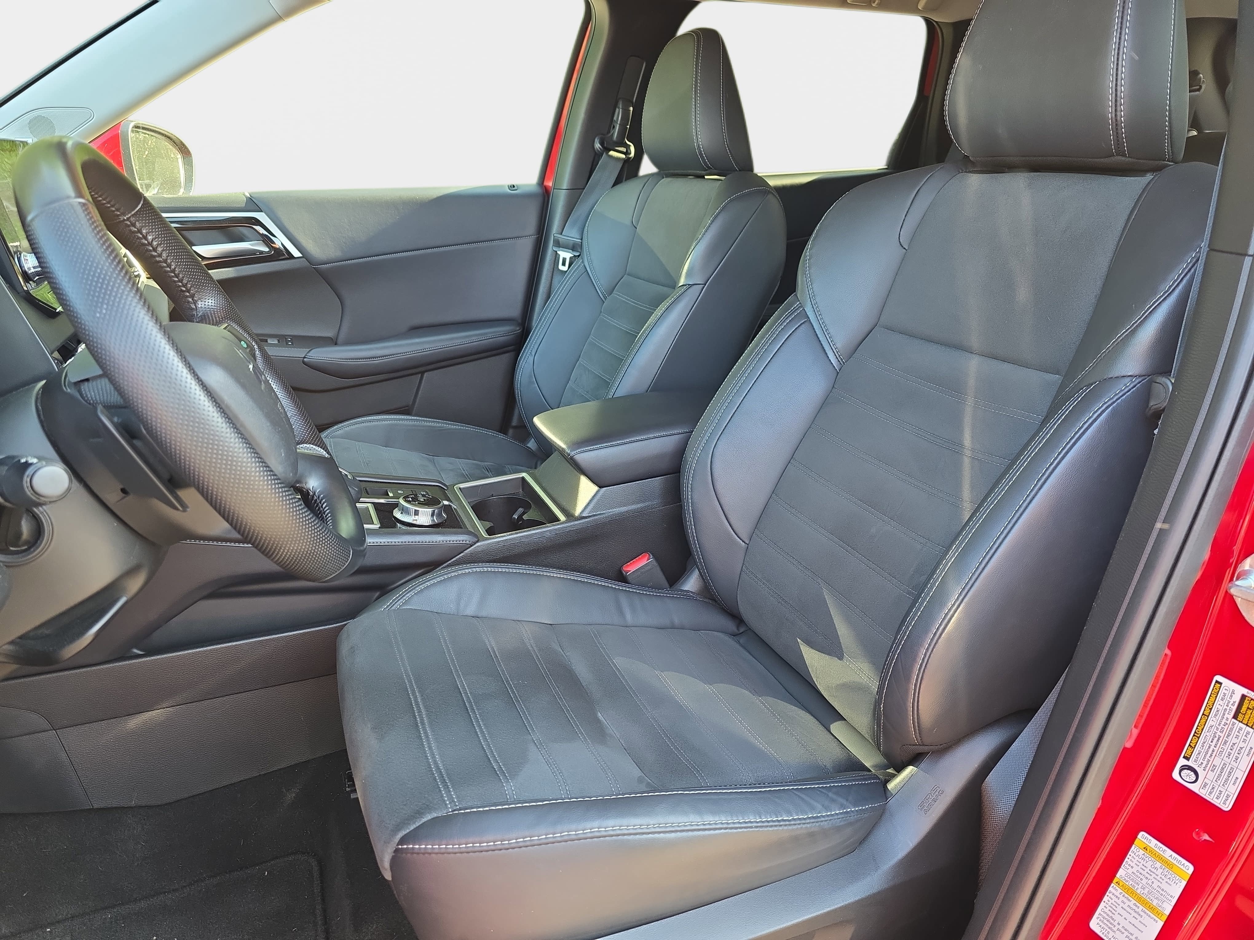 2023 Mitsubishi Outlander SE