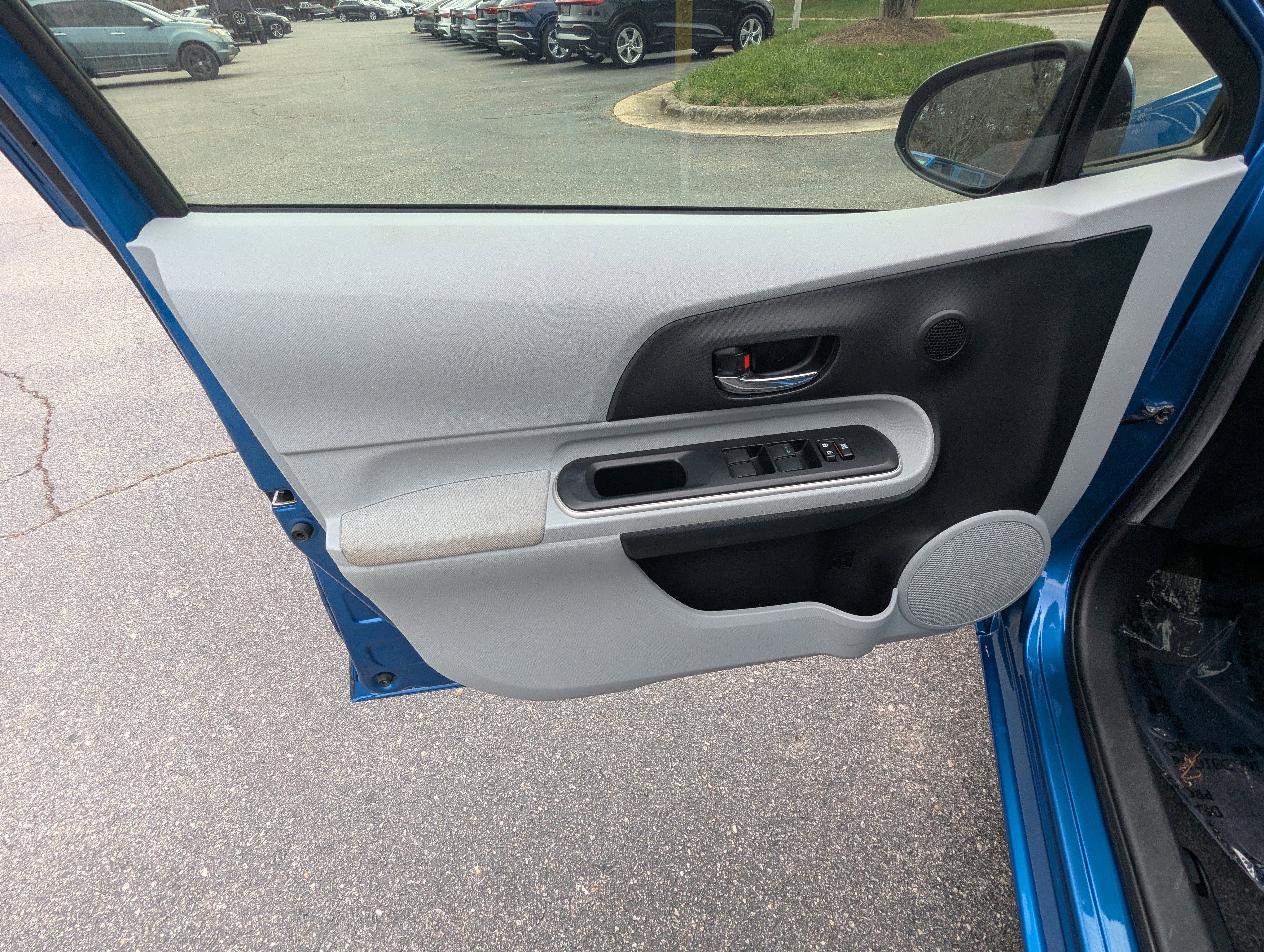 2014 Toyota Prius c Two