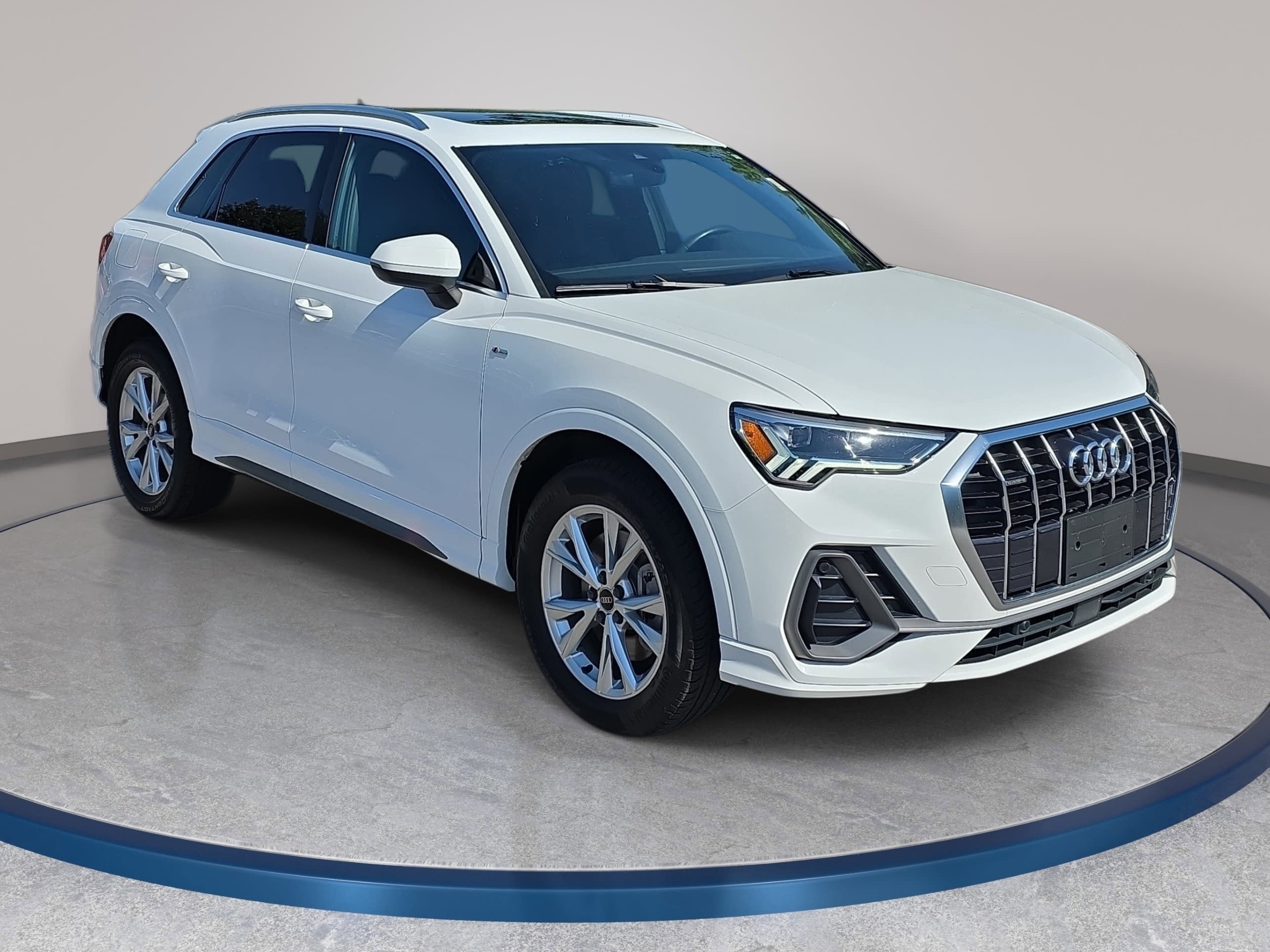 2023 Audi Q3 S line Premium