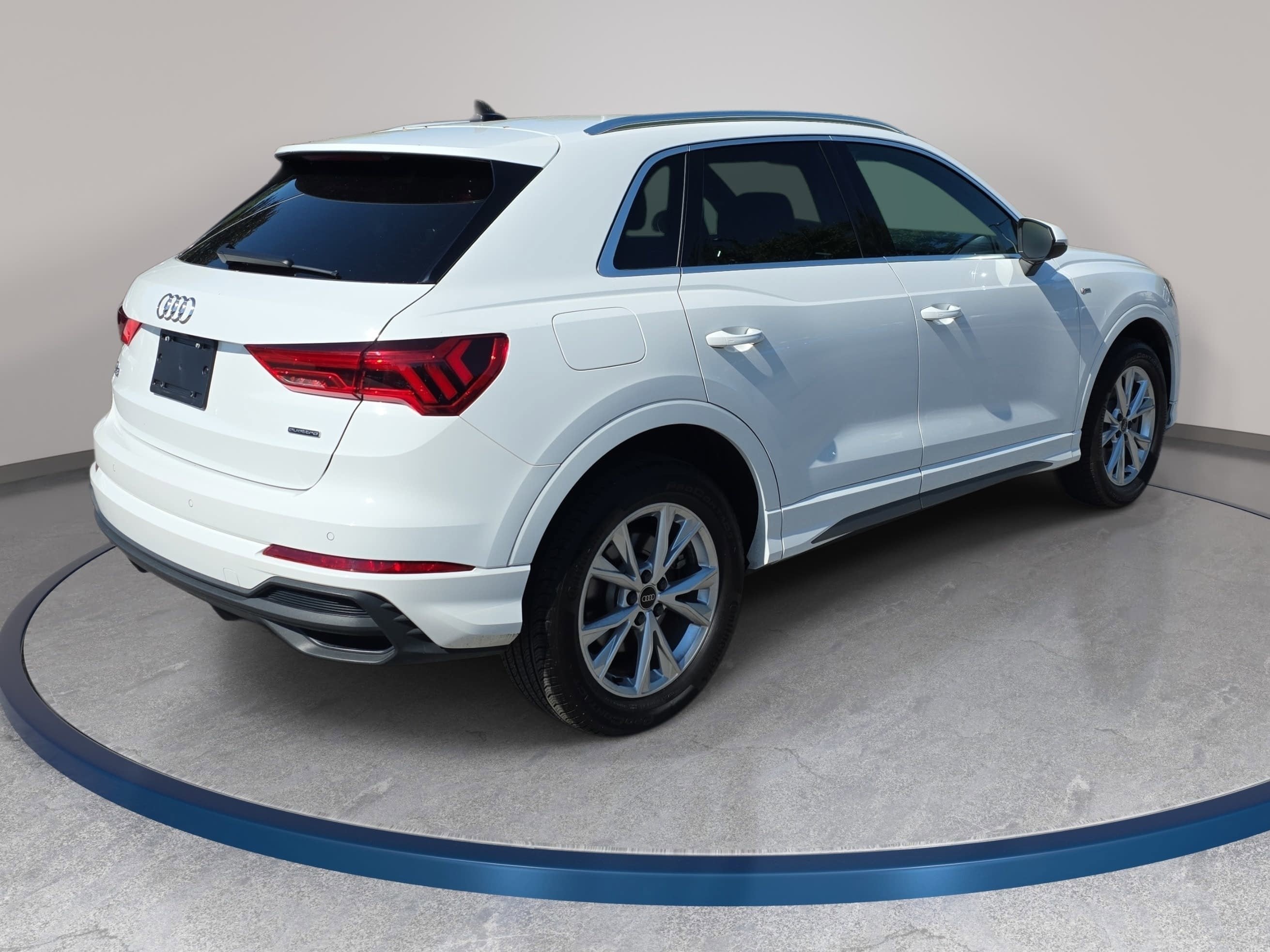 2023 Audi Q3 S line Premium