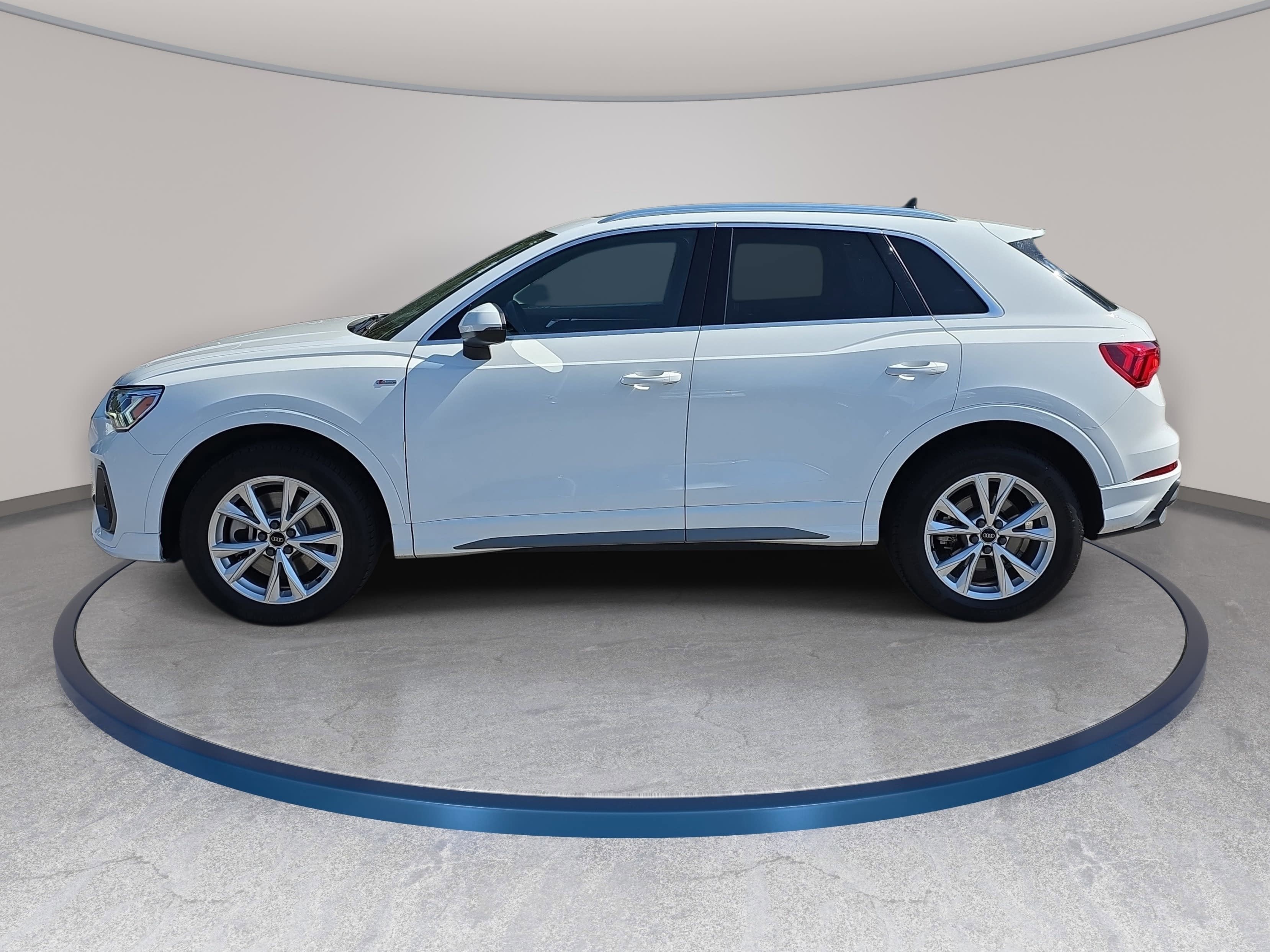 2023 Audi Q3 S line Premium