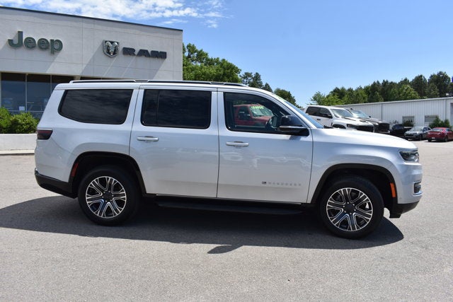 2024 Jeep Wagoneer Base