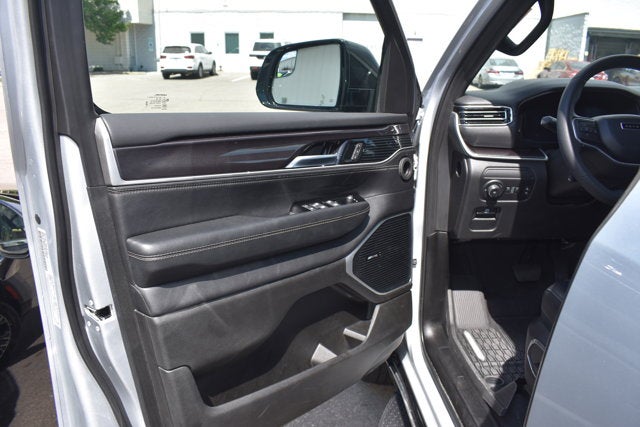 2024 Jeep Wagoneer Base