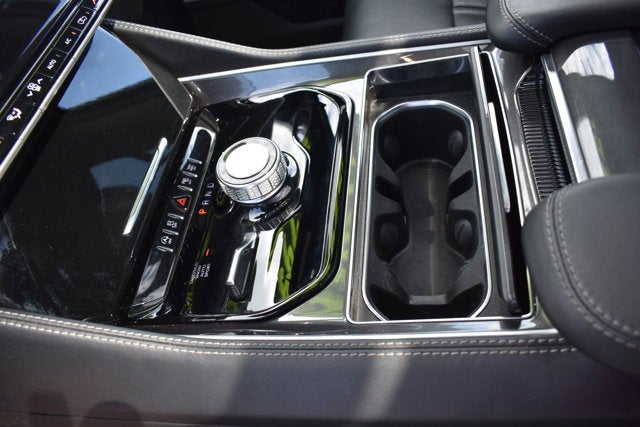 2024 Jeep Wagoneer Base