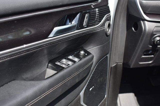 2024 Jeep Wagoneer Base