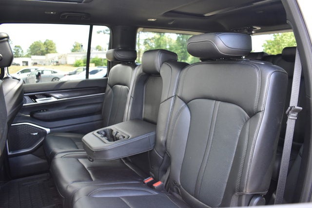 2024 Jeep Wagoneer Base