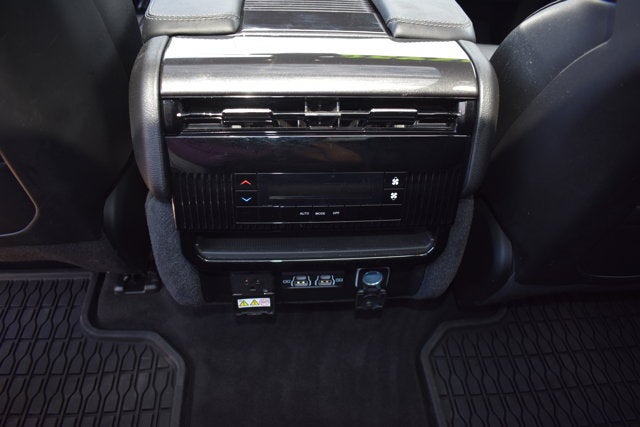 2024 Jeep Wagoneer Base