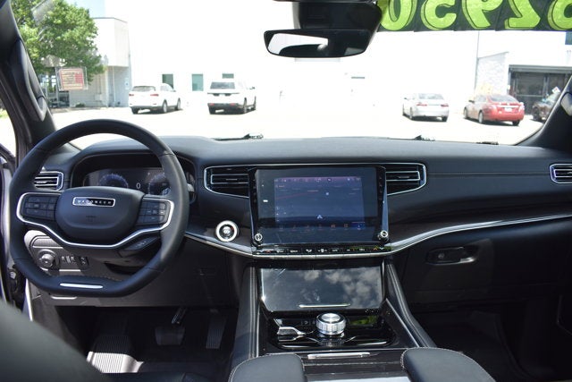 2024 Jeep Wagoneer Base