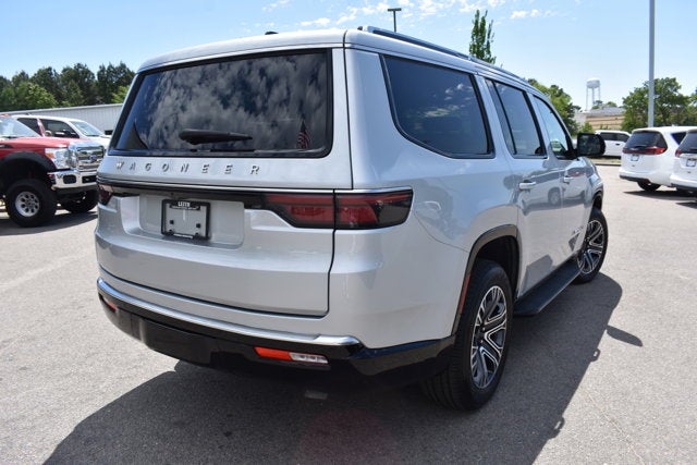 2024 Jeep Wagoneer Base