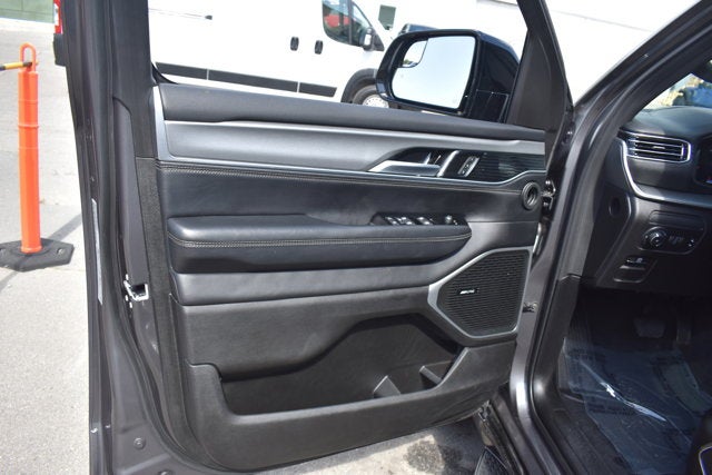 2024 Jeep Wagoneer Series II Carbide