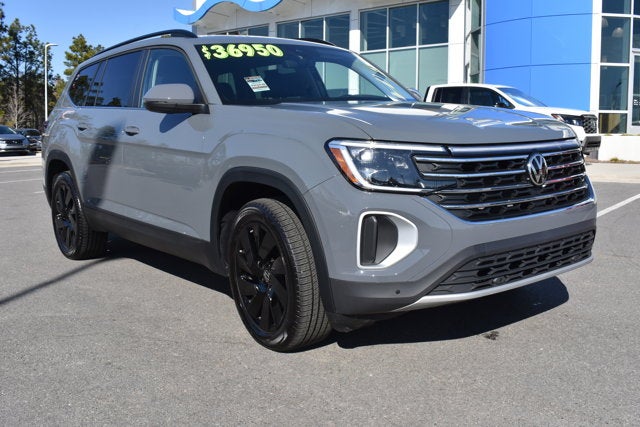 2025 Volkswagen Atlas 2.0T SE w/Technology