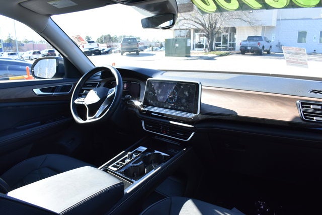 2025 Volkswagen Atlas 2.0T SE w/Technology