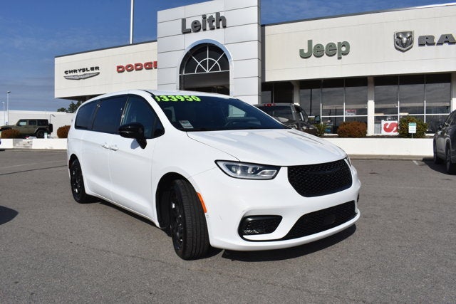 2024 Chrysler Pacifica Hybrid S Appearance Pkg