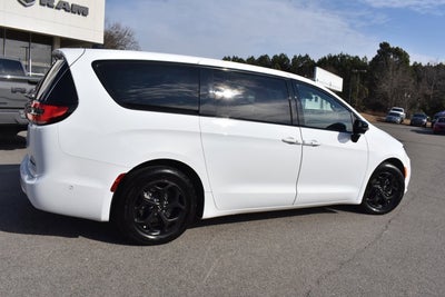 2024 Chrysler Pacifica Hybrid S Appearance Pkg