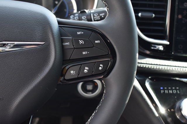 2024 Chrysler Pacifica Hybrid S Appearance Pkg