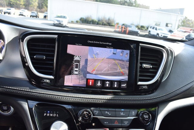 2024 Chrysler Pacifica Hybrid S Appearance Pkg