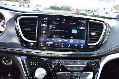 2024 Chrysler Pacifica Hybrid S Appearance Pkg