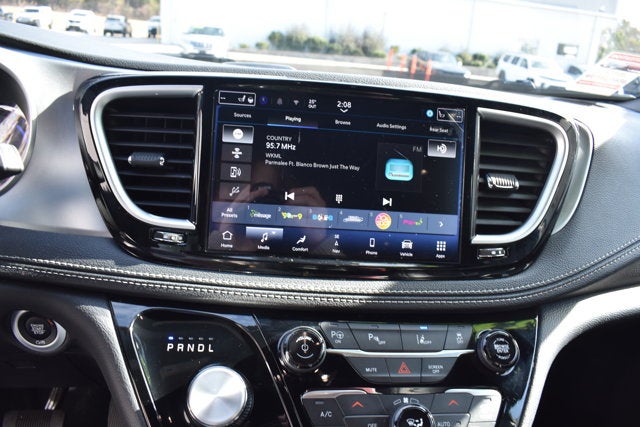 2024 Chrysler Pacifica Hybrid S Appearance Pkg