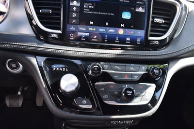 2024 Chrysler Pacifica Hybrid S Appearance Pkg