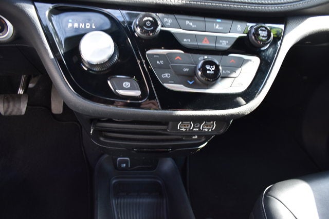 2024 Chrysler Pacifica Hybrid S Appearance Pkg